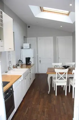 Cuisine ou kitchenette dans l'établissement Maison Cornic