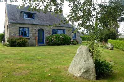 Jardin de l'établissement Natursteinhaus in Portsall