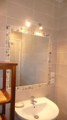 Salle de bains dans l'établissement Maison Molène, au Pays des Abers Plouguerneau
