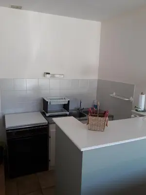 Cuisine ou kitchenette dans l'établissement Gite 2 personnes