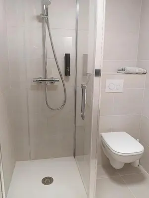 Salle de bains dans l'établissement Abalys Hotel