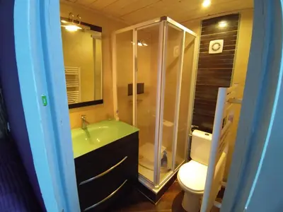 Salle de bains dans l'établissement Ty Vihan