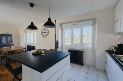 Cuisine ou kitchenette dans l'établissement Maison de vacances à proximité de la plage