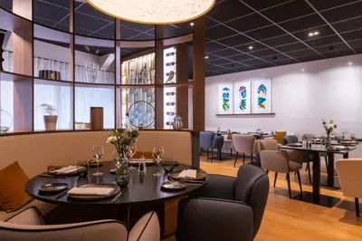 Restaurant ou autre lieu de restauration dans l'établissement L'Amirauté Brest