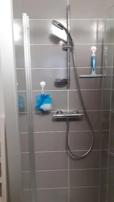 Salle de bains dans l'établissement APPARTEMENT PROCHE BORD DE MER