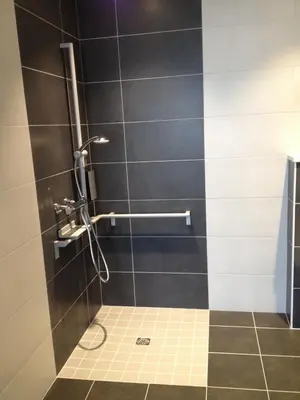 Salle de bains dans l'établissement Cit'Hotel Du Port Rhu