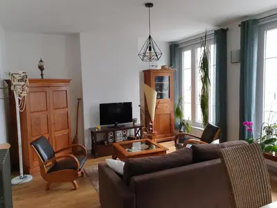 Télévision ou salle de divertissement dans l'établissement Brest quartier Siam appartement 3 étoiles