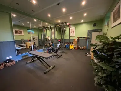 Salle ou équipements de sports de l'établissement Stable Chambre d'Hôte at Kergudon, CdH with pool