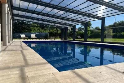 Piscine de l'établissement Stable Chambre d'Hôte at Kergudon, CdH with pool ou située à proximité