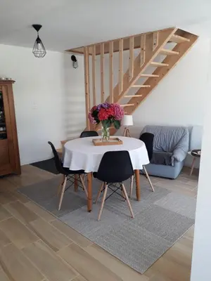 Coin salon dans l'établissement Gîte, Le Jardind'Eneour, spots de surf, plages et randonnées !