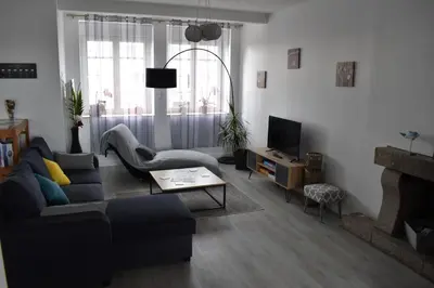 Télévision ou salle de divertissement dans l'établissement Gîte de la Roche - Grande maison bretonne