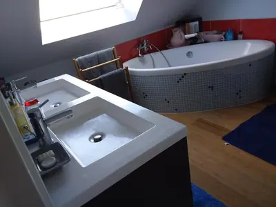 Salle de bains dans l'établissement Ker Kistin