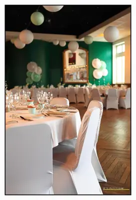 Coin salon dans l'établissement Hôtel De France - Restaurant L'insolite