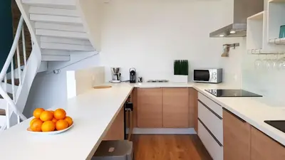 Cuisine ou kitchenette dans l'établissement Maison charmante avec vue sur la mer à Locquirec