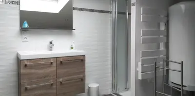 Salle de bains dans l'établissement Villa avec Piscine - Vue Mer - Plougonvelin
