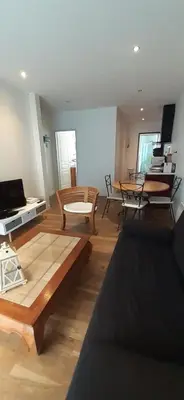 Télévision ou salle de divertissement dans l'établissement 20 rue Edouard Corbière, proche gare SNCF de BREST