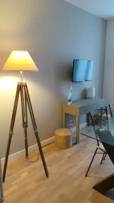 Télévision ou salle de divertissement dans l'établissement 20 rue Gasté, proche gare SNCF de BREST
