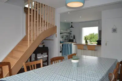 Cuisine ou kitchenette dans l'établissement VILLA KEREZAM au petit port de Mogueriec