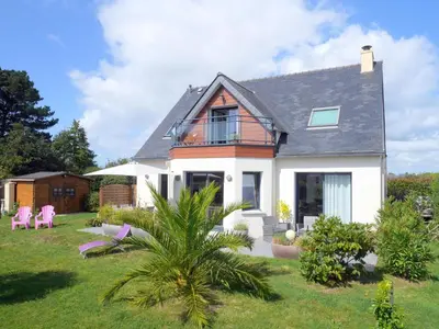 Jardin de l'établissement Holiday Home in Crozon near Sandy Beaches