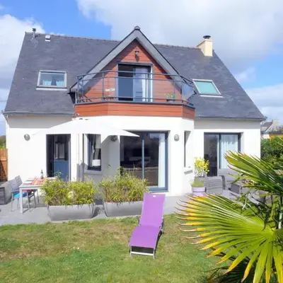 Holiday Home in Crozon near Sandy Beaches