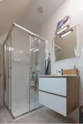 Salle de bains dans l'établissement Envol du Phénix - Studio Phenix 20 m² avec jardin