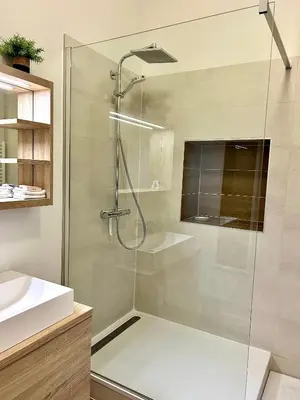 Salle de bains dans l'établissement La Palmeraie - Appartement classé 4 étoiles - Hyper centre ville