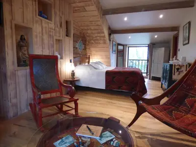 Coin salon dans l'établissement chambre d'hôte atypique 