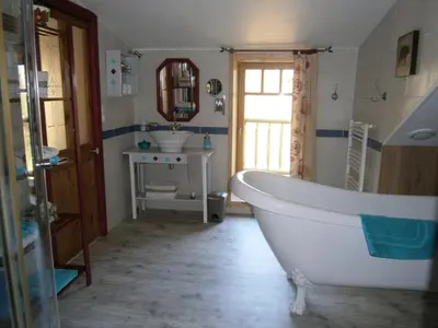 Salle de bains dans l'établissement chambre d'hôte atypique 