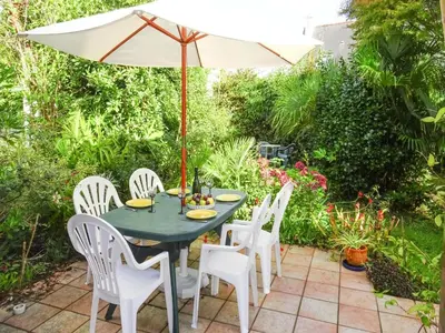 Jardin de l'établissement Apartment in Bénodet near Sandy Beaches