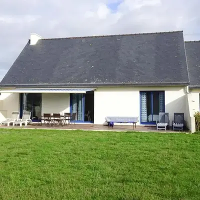Holiday Home in Le Guilvinec near Sandy Beach