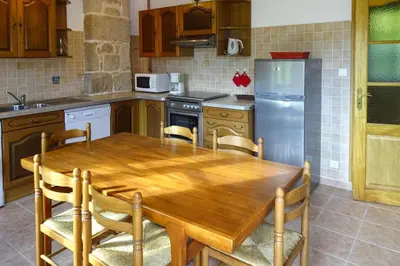 Cuisine ou kitchenette dans l'établissement Apartment in Bénodet near Sandy Beaches
