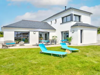 Jardin de l'établissement Holiday Home Orphée by Interhome