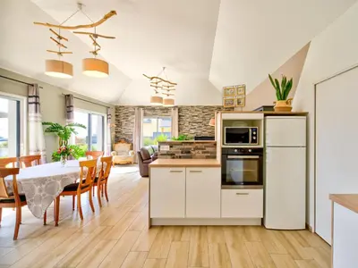Cuisine ou kitchenette dans l'établissement Holiday Home Orphée by Interhome