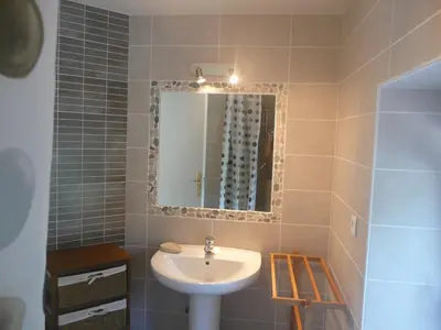 Salle de bains dans l'établissement Maison Béniguet au Pays des Abers