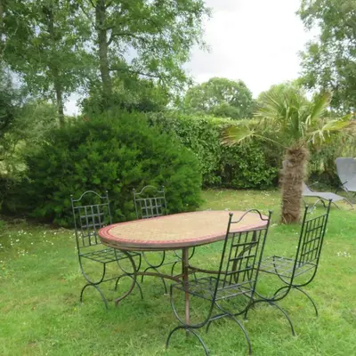 Jardin de l'établissement LE PETIT NID DANS LA ROULOTTE