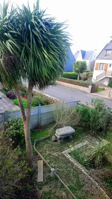 Jardin de l'établissement Chambre au calme et simple, cuisine à dispo