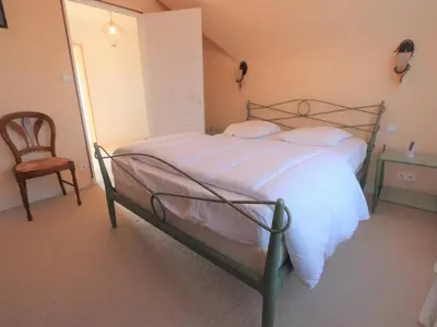 Un ou plusieurs lits dans un hébergement de l'établissement Bénodet, superbe duplex 3 étoiles, près de la plage, balcon et ascenseur - FR-1-481-61
