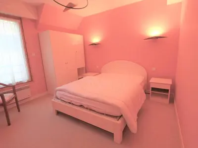 Un ou plusieurs lits dans un hébergement de l'établissement Bénodet, superbe duplex 3 étoiles, près de la plage, balcon et ascenseur - FR-1-481-61