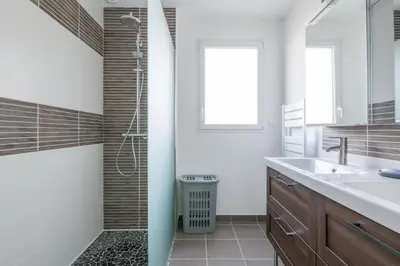 Salle de bains dans l'établissement TIEGEZH - Maison familiale Carantec