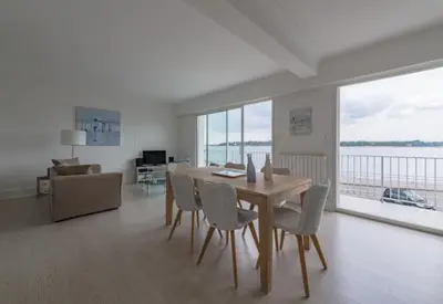 Coin salon dans l'établissement Appartement vue mer