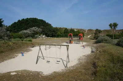 Aire de jeux pour enfants de l'établissement Ar Marc'h-Mor Glaz beach 60 meters