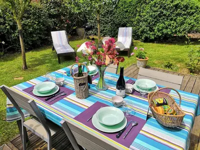 Jardin de l'établissement Roulotte Gîtes O bien-être massage Spa Séjour bien-être en hébergement insolite roulotte Karantez ou en gîtes Melon ou Yock à 800 m des plages