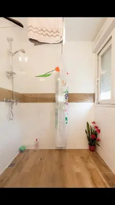 Plan de l'établissement Envol du Phénix - chambre suite et cuisine en rdc