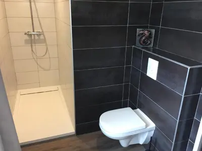Salle de bains dans l'établissement une nuit sur le pont 1