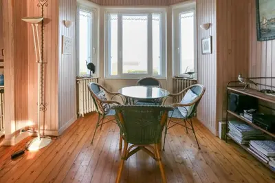 Cuisine ou kitchenette dans l'établissement CABESTAN - Maison de famille au coeur du bourg - Vue Mer
