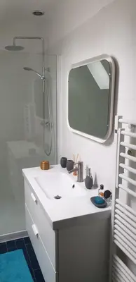 Salle de bains dans l'établissement Ménez Rhun