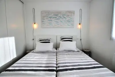 Un ou plusieurs lits dans un hébergement de l'établissement La maison Ti Billou, 6 pers, plage et GR 34 à 250m