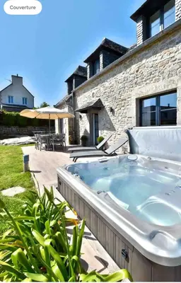 Piscine de l'établissement Ty Dag - La Désirade proche plage et jacuzzi ou située à proximité