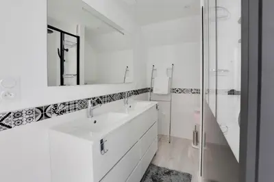 Salle de bains dans l'établissement L'Albatros