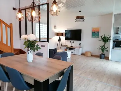 Télévision ou salle de divertissement dans l'établissement Gîte de Kerliguit 3 étoiles pour 6 personnes au cœur du Cap-Sizun